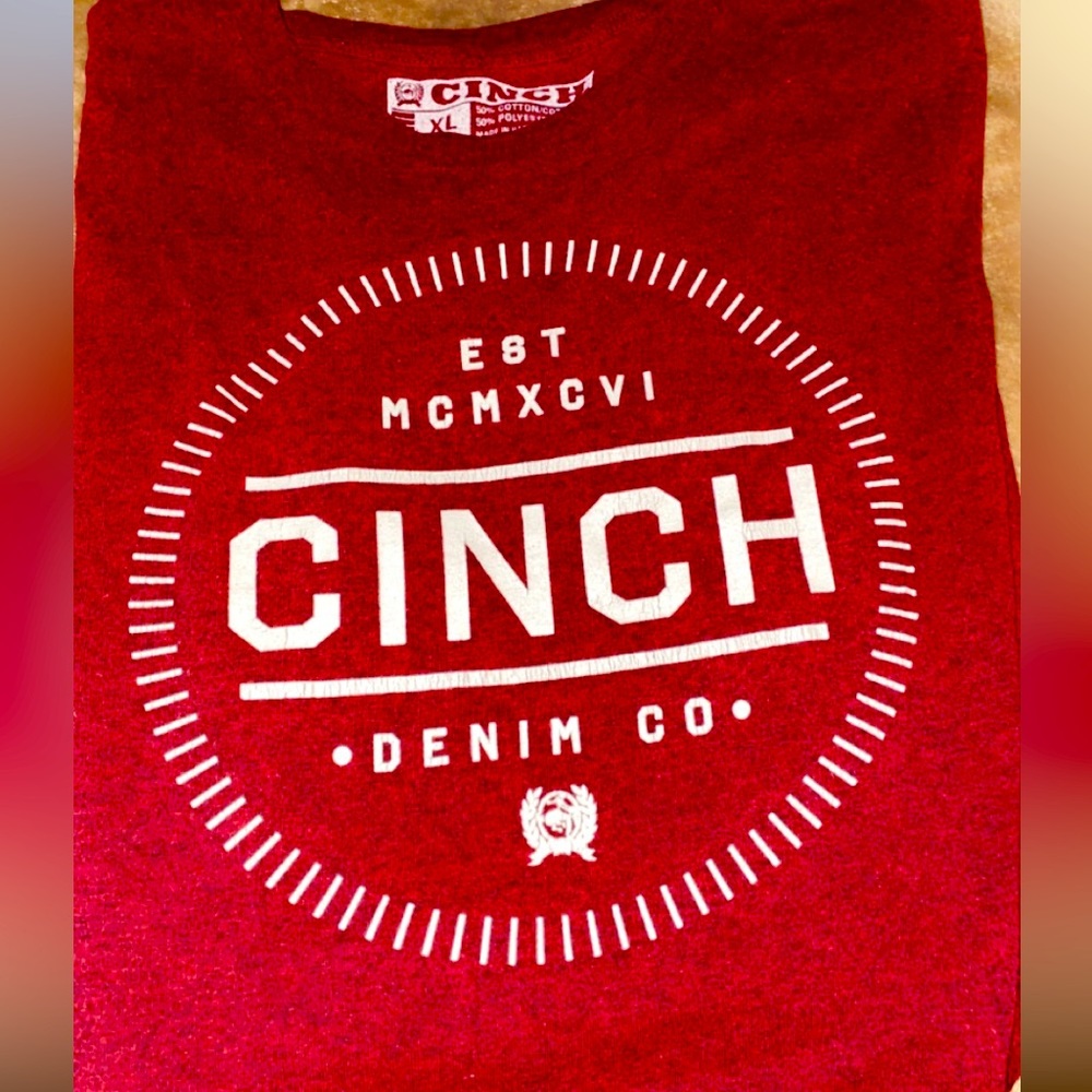 Like new smoke free home cinch Mens XL TEE